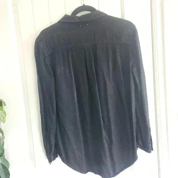 Calvin Klein Women's Airflow Utility Shirt Lightweight woven button-up shirt - Picture 4 of 7